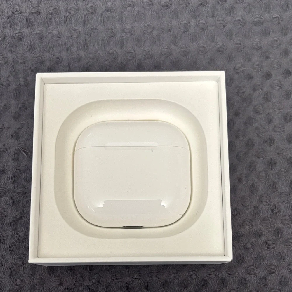New Apple Wireless Earbuds - White